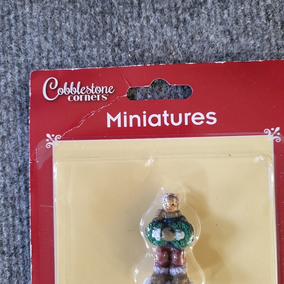 Cobblestone Corners Winter Village minatures NEW - Picture 4 of 6